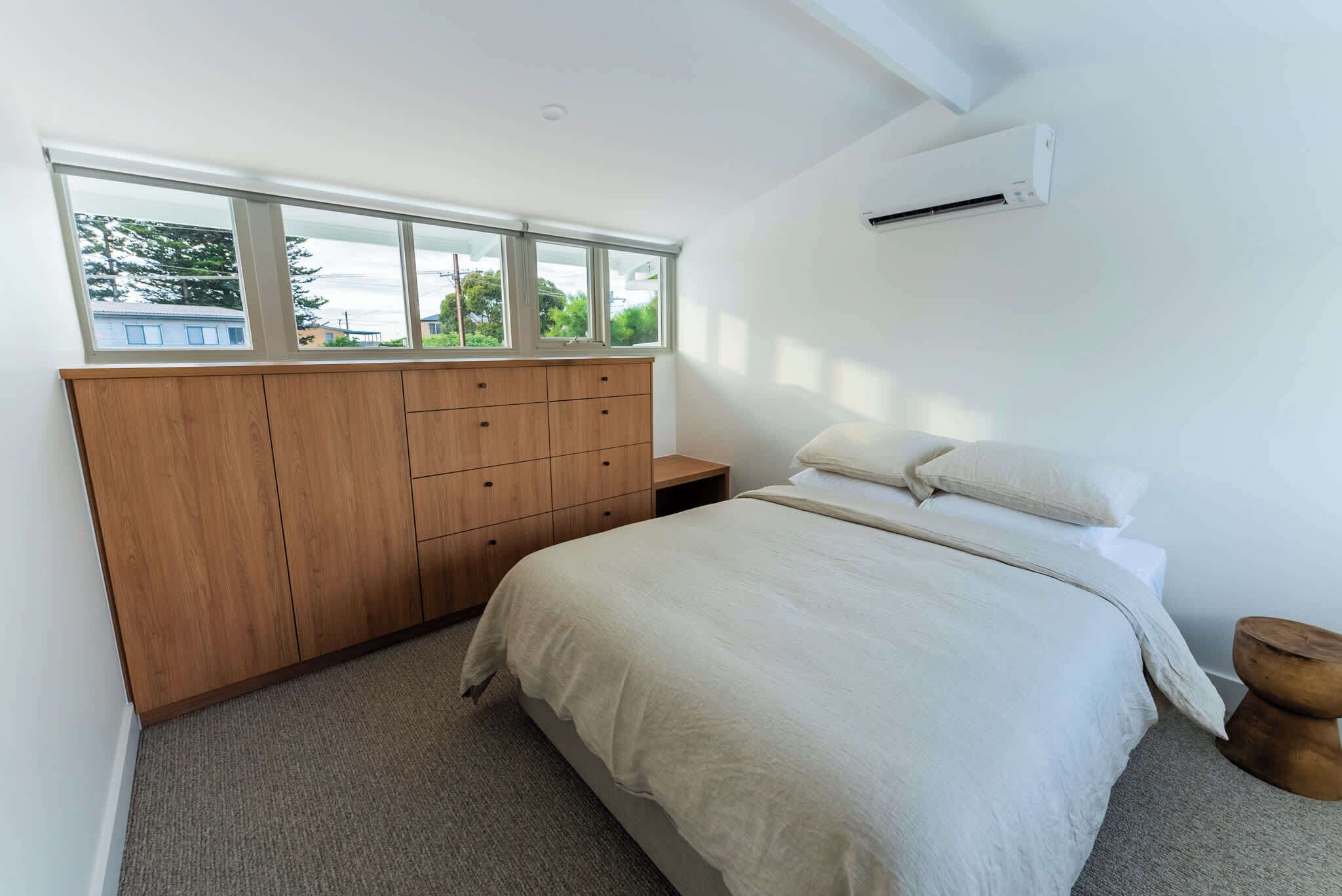 3 bedrooms, desk, iron/ironing board, WiFi