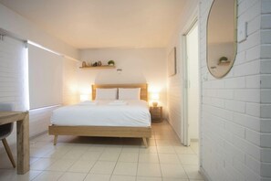 Unclassified image, 5 of 29, button