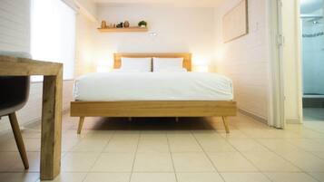 1 bedroom, iron/ironing board, internet, bed sheets