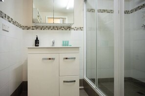 Een douche, een haardroger