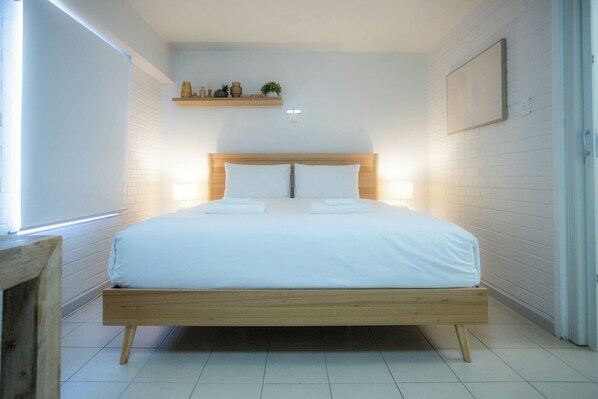 1 bedroom, iron/ironing board, internet, bed sheets