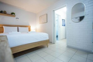 Unclassified image, 3 of 29, button