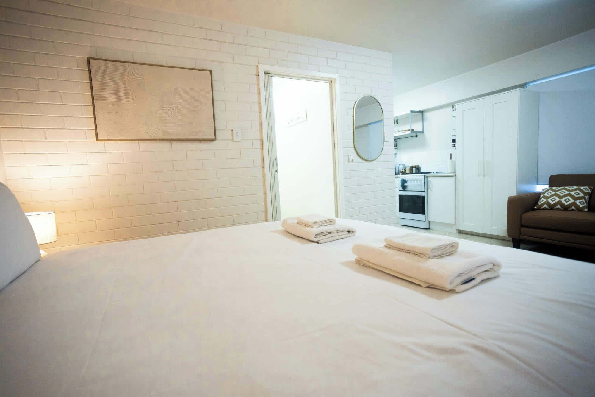 1 bedroom, iron/ironing board, internet, bed sheets