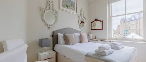 1 bedroom, iron/ironing board, internet, bed sheets