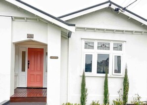 Exterior detail - Carinya Charming Newstead home (Newstead)