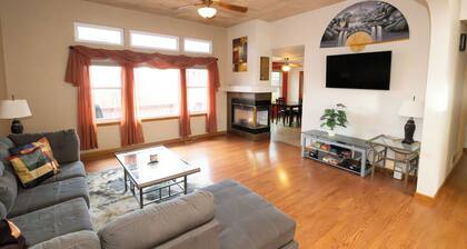 Tuscan Hills Hideaway - 6 Bedrooms, 14 beds, Up to 25 people