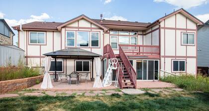 Tuscan Hills Hideaway - 6 Bedrooms, 14 beds, Up to 25 people