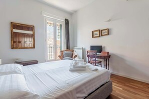 2 Schlafzimmer, Schreibtisch, Bügeleisen/Bügelbrett, WLAN