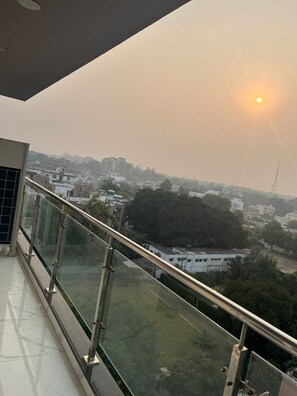 Property grounds - Vedic Kumbha in Prayagraj with AC & WiFi – Perfect for Comfortable Living. (Prayagraj)