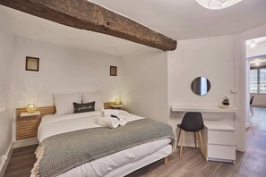 10 多间卧室、熨斗/熨衣板、WiFi、床单