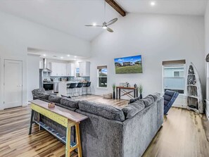 Smart TV - Nautical Nest (Rockport)