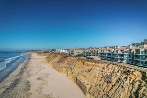 Beach - SurfSong Beachfront 2 Bedroom, Ocean Views, Community Pool (Solana Beach)