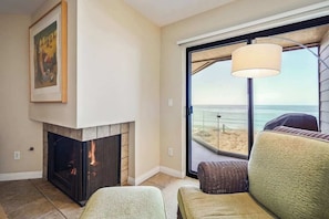 TV, fireplace, offices