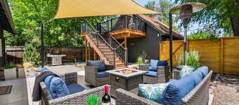 Chic Luxury Retreat in Old Town Walk Everywhere!