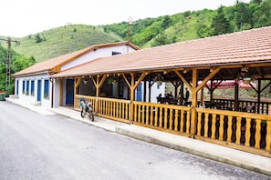 Nhà hàng