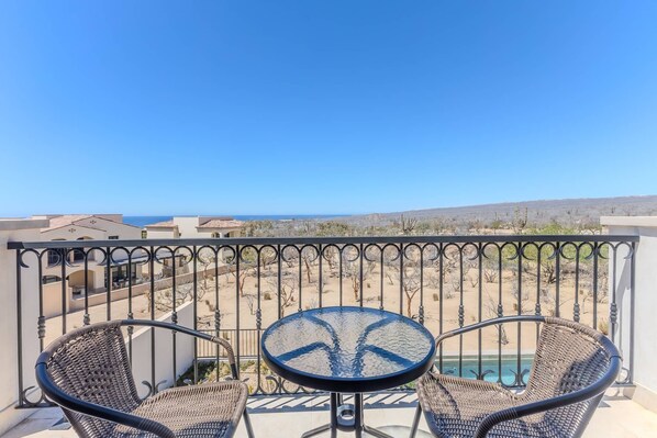 Outdoor dining - Villa del Mar at Rancho San Lucas (Cabo San Lucas)