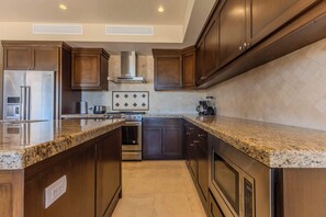 Private kitchen - Villa del Mar at Rancho San Lucas (Cabo San Lucas)