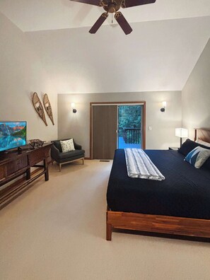 4 bedrooms, desk, iron/ironing board, travel cot