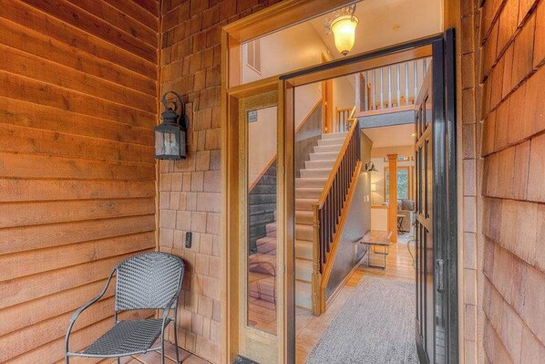 Interior - Brightside Retreat - Resort Pool, Games, Pets (Mount Hood Village)