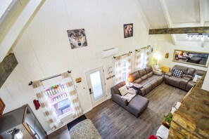 Chalet, 1 chambre | Coin séjour