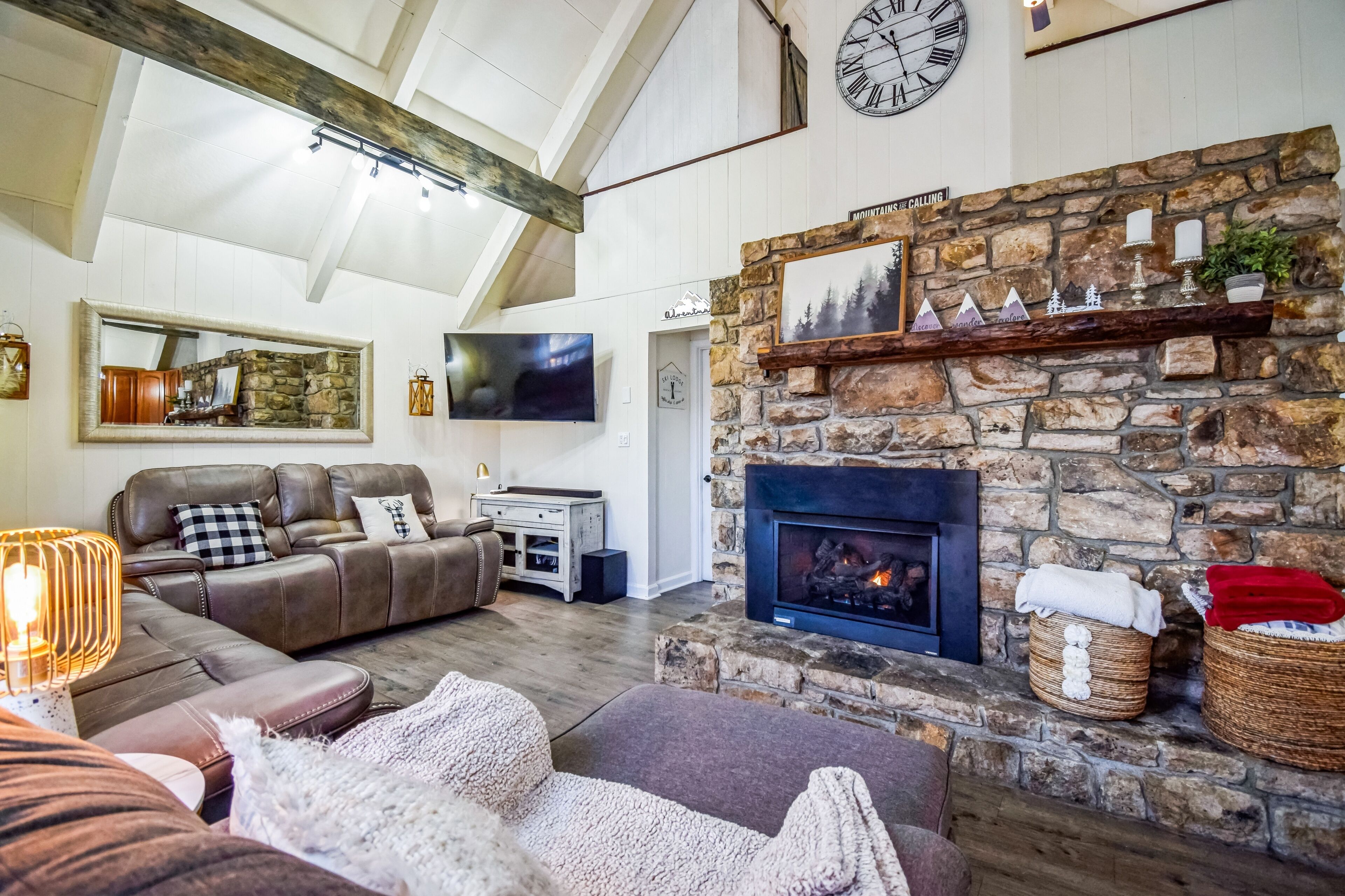 Chalet, 1 Bedroom | Living area | Smart TV