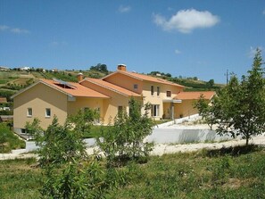 Exterior - Tranquility and Unforgettable Moments at Casa Colipo (Batalha)