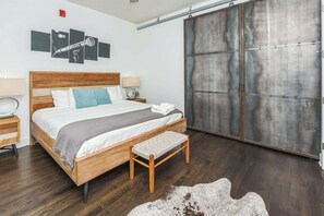 1 slaapkamer, een strijkplank/strijkijzer, wifi, beddengoed