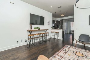 Interior - Electric Geometric – Fit for 4! (Nashville)