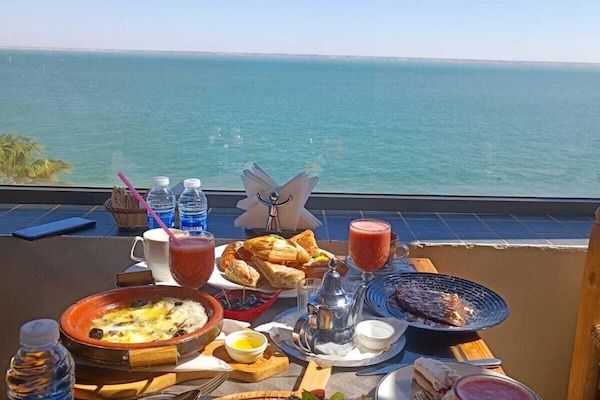 Colazione servita nei giorni feriali (45 MAD a persona)
