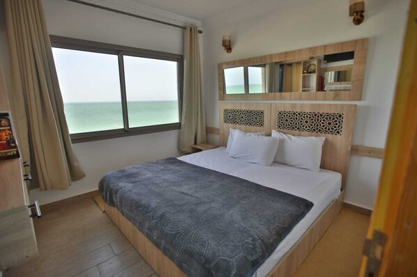 Habitación doble estándar, vista al mar | Vista a la playa o el mar