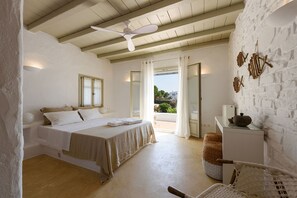 Studio Suite (Guest House 2) | Blackout drapes, soundproofing, free WiFi