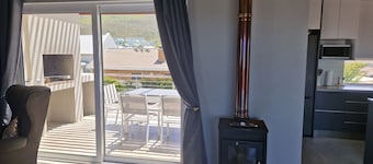 Luxury 2 Bed Apartment with rooftop terrace, 3 balconies, mountain & sea views.