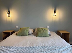 4 chambres, bureau, fer et planche à repasser, Wi-Fi