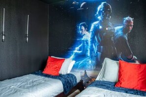5 slaapkamers, een strijkplank/strijkijzer, reisbedje, wifi