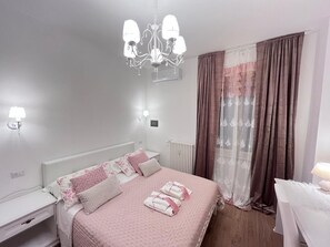2 bedrooms, in-room safe, iron/ironing board, travel crib
