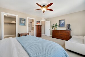 Townhome, Multiple Beds, Kitchen, Garden View (850 Baum St. (Unit B)) | 2 bedrooms, individually decorated, individually furnished