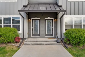 Exterior detail - Old Town Escape w/ King Bed, Dog-friendly (Fort Collins)