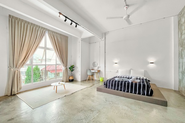 Comfort Triple Room, City View | Desk, blackout drapes, WiFi (free)