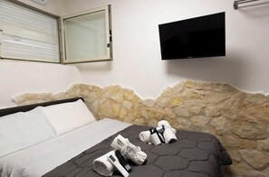 1 bedroom, WiFi, bed sheets - Napoli Historic center Tribunali Duomo house (Napoli)