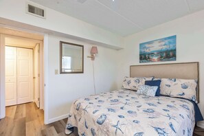 2 bedrooms, WiFi, bed sheets - Pier Point South Ocean View Condo B-22 (St. Augustine)
