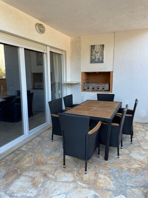 Outdoor dining - Apartment Laurentina (Sutivan)