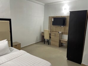 3 bedrooms, WiFi, bed sheets - in a Serene Environment, Family vacation home,10 mins to KFC (Port Harcourt)