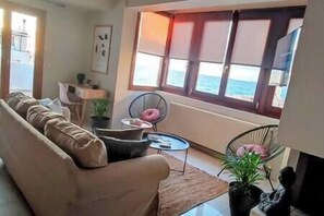 TV, fireplace - Nova Sea View Apartment Seafront (Kokkini Hani)