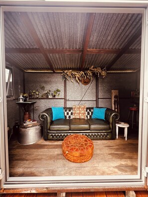 Smart-TV, bøker og musikkbibliotek