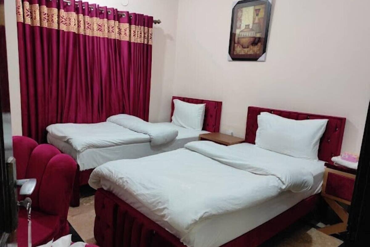 Deluxe Double Room | Soundproofing, iron/ironing board, free WiFi