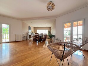 Interior - VILLA IN THE BEST LOCATION + SWIMMING POOL + CONCIERGE (IB)