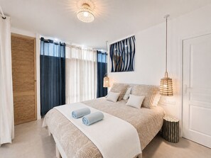 1 habitación, tabla de planchar con plancha, wifi gratis y ropa de cama 