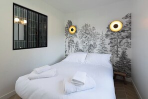 5 bedrooms, WiFi, bed sheets