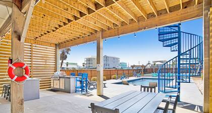 Reduced Rates! Between the Tides *Private Pool and Pickleball Court*