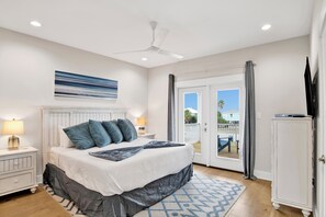 6 makuuhuonetta, silitysrauta/-lauta, ilmainen Wi-Fi, vuodevaatteet